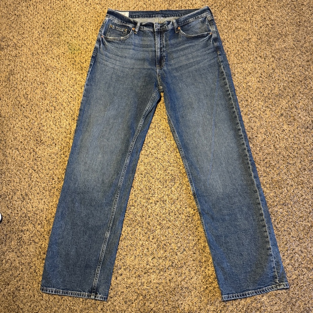 GAP ‘90s Loose Mid Rise Medium Wash Women’s Size 31